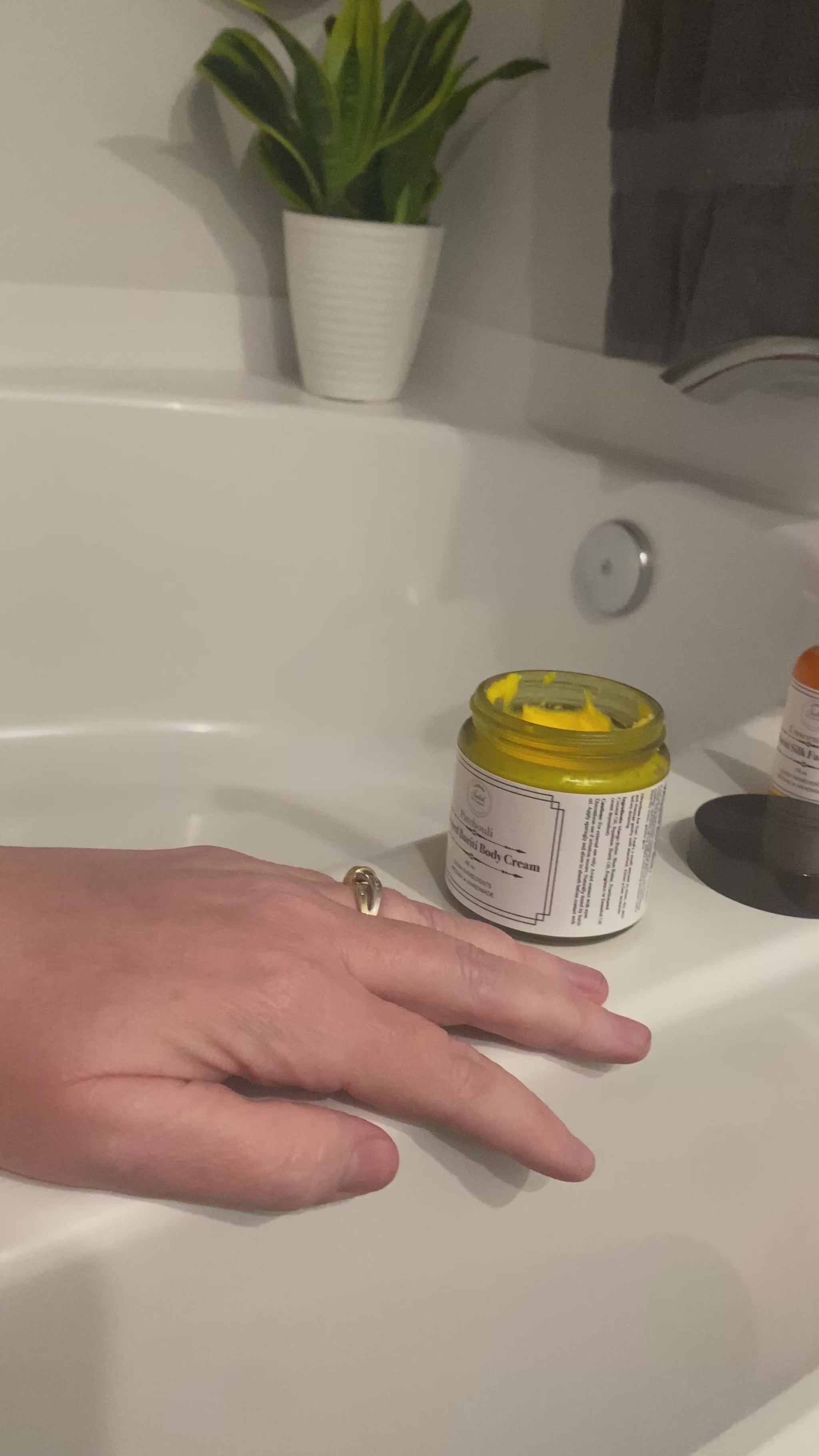 Video showing Whipped Buriti Body Cream being applied and absorbed into skin, Sulek Spa Company